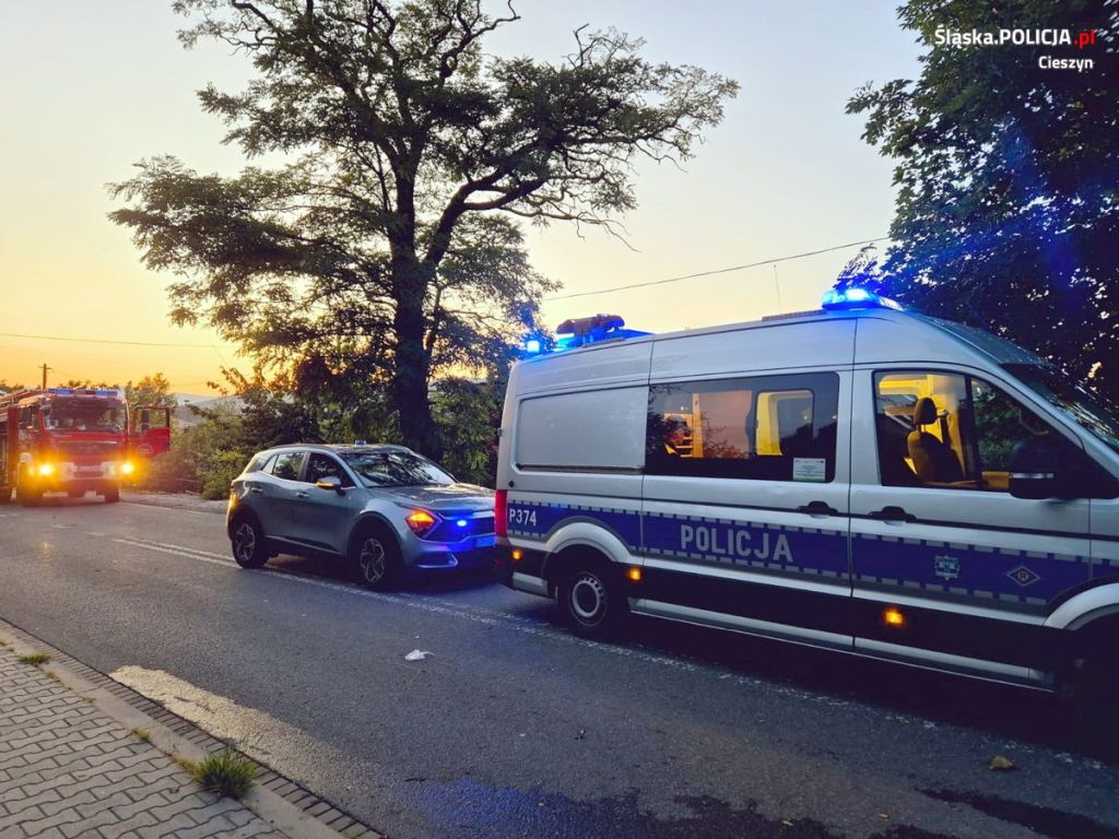 wypadek, zdarzenie drogowe, auto, ciągnik
