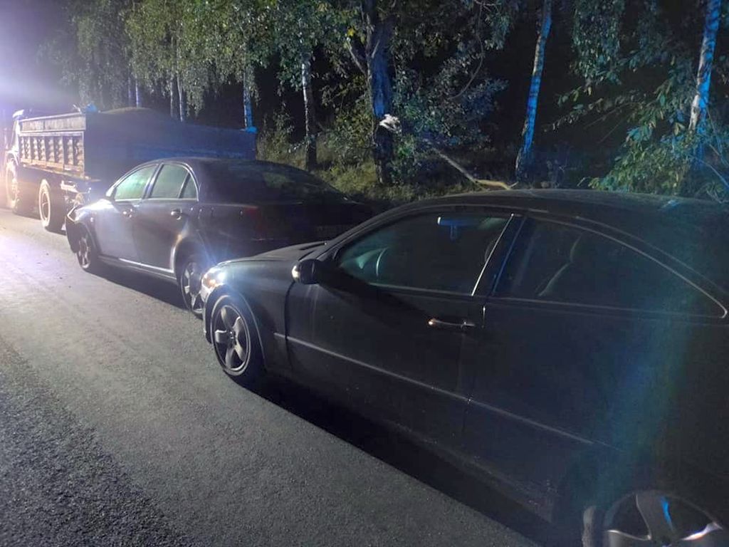 zdarzenie drogowe, zderzenie, ciągnik, przyczepa, auto