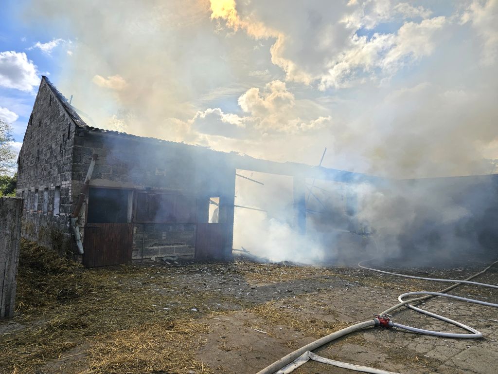 pożary, obora, stodoła, słoma