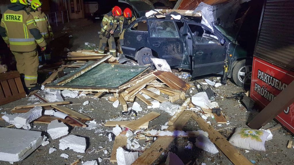 zdarzenie drogowe, auto, stragany, żywność