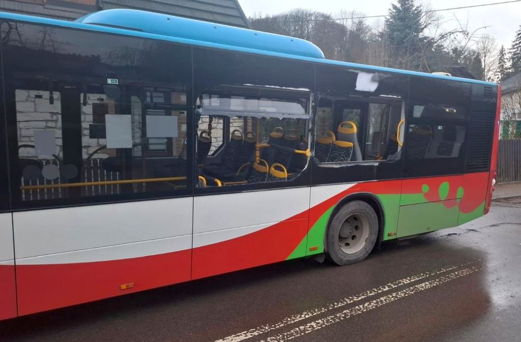 kolizja, ciągnik, przyczepa, autobus