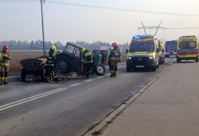 zdarzenie drogowe, zderzenie, ciągnik, auto