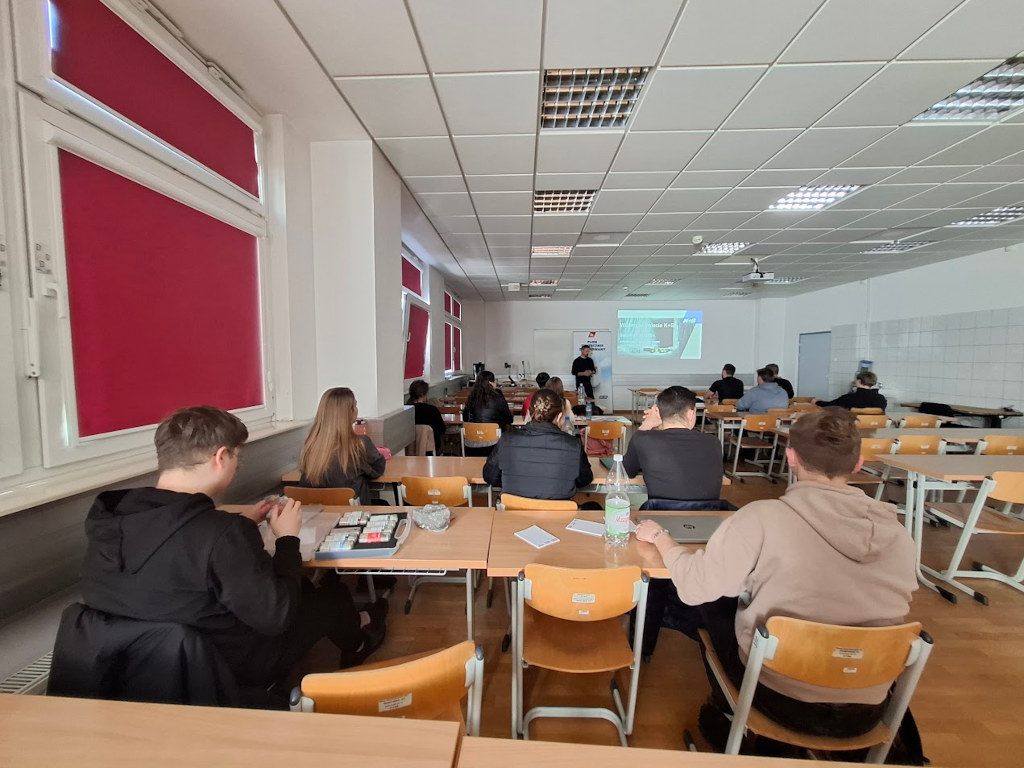 Cezary Przytuła, studenci WRIi, sala