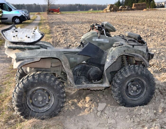 zdarzenie drogowe, quad, droga polna, wywrócony quad