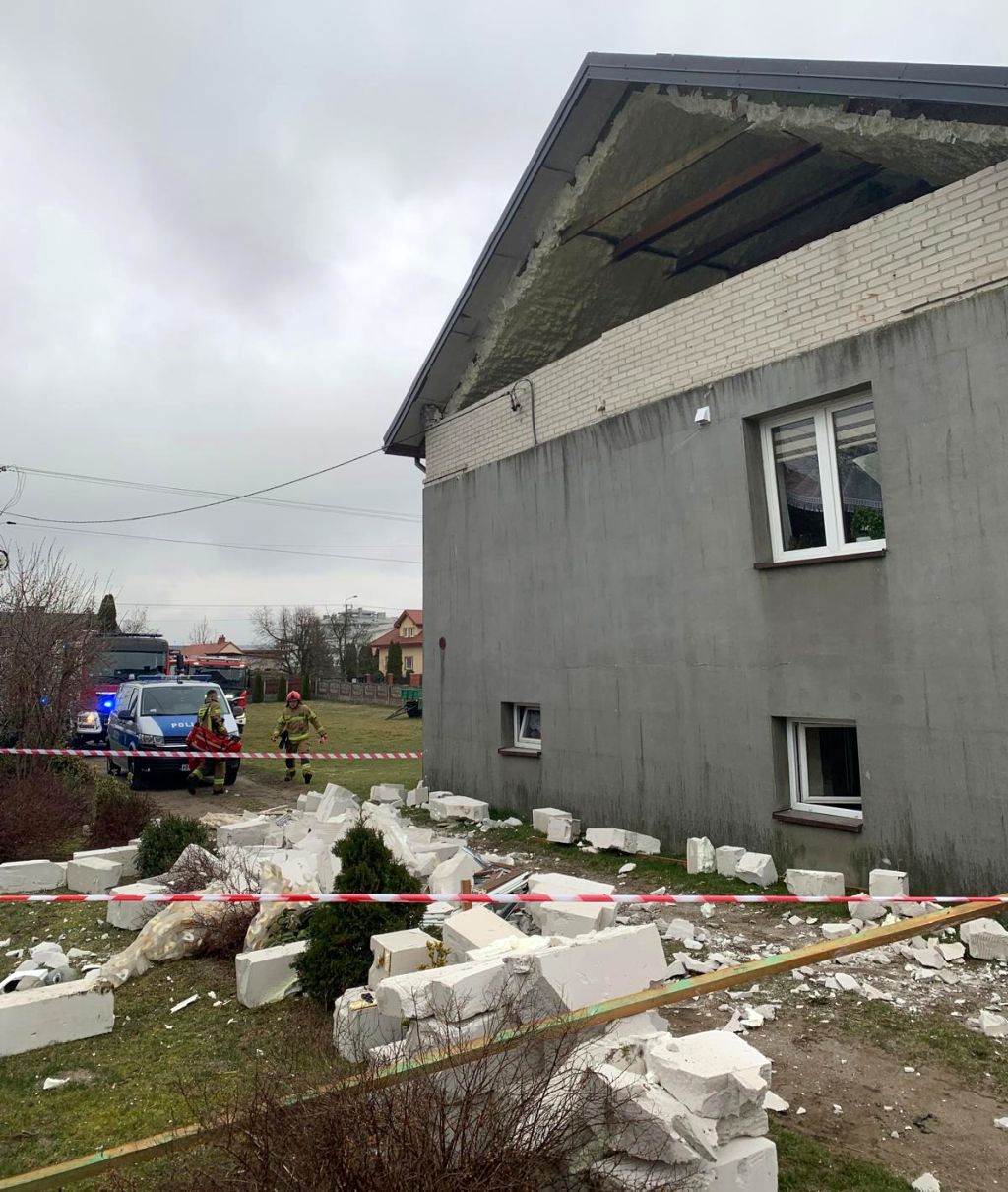 wybuch gazu, dom, gospodarstwo, akcja ratunkowa