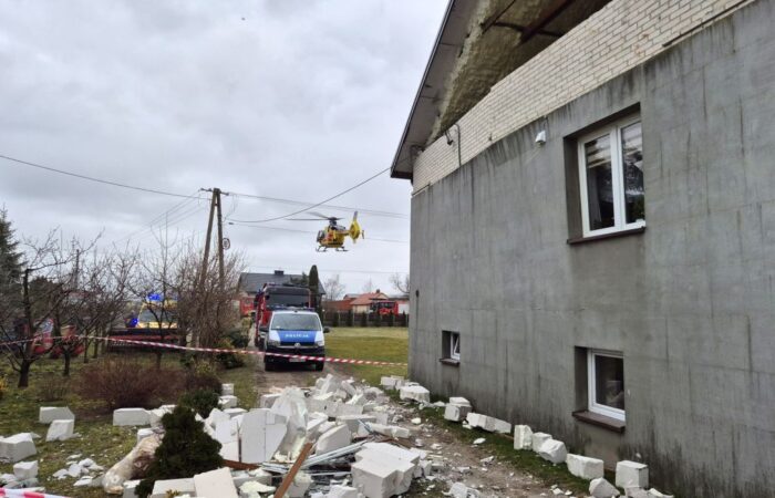 wybuch gazu, dom, gospodarstwo, akcja ratunkowa