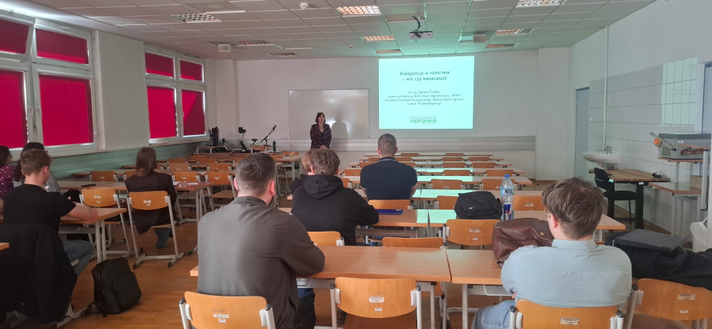 Żaneta Fiedler, studenci WRiE