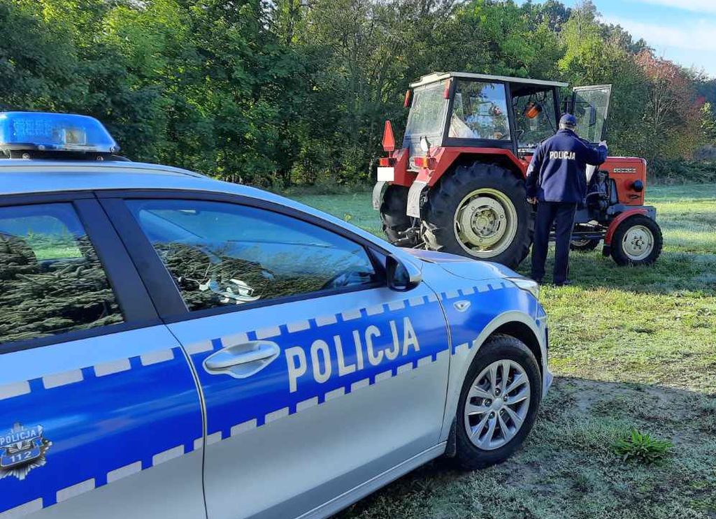drogówka, kontrola drogowa, ciągnik, pijany traktorzysta