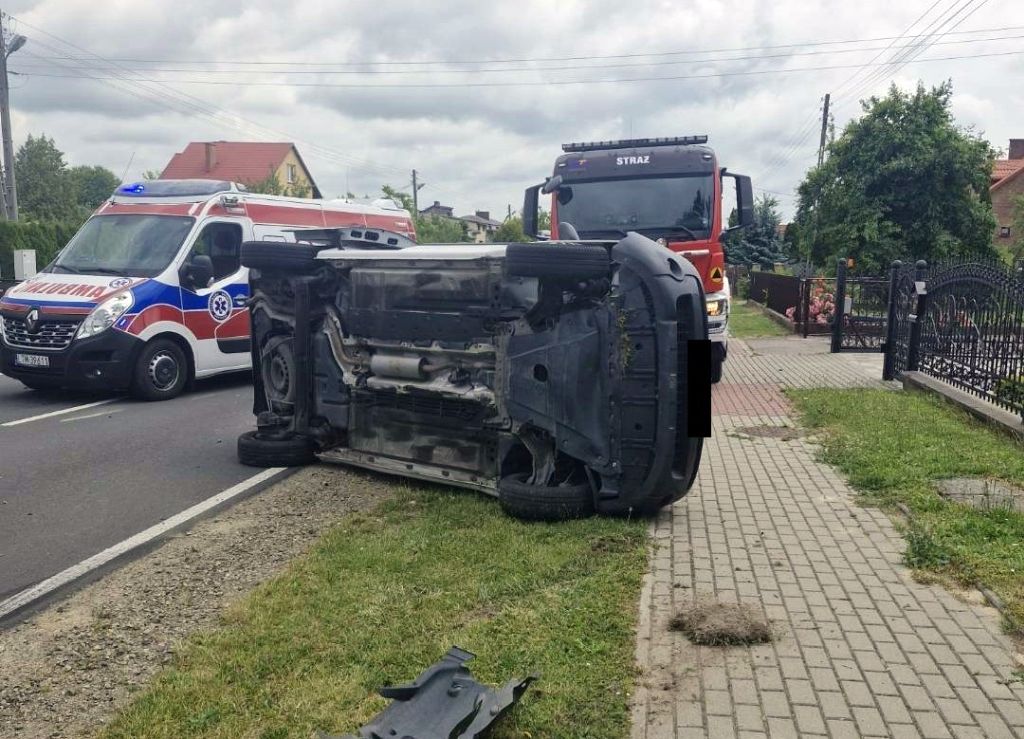 zderzenie, auto, opryskiwacz, laweta