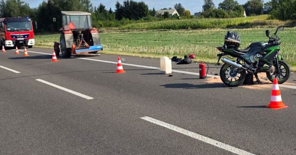 zdarzenie drogowe, zderzenie, motorower, ciągnik