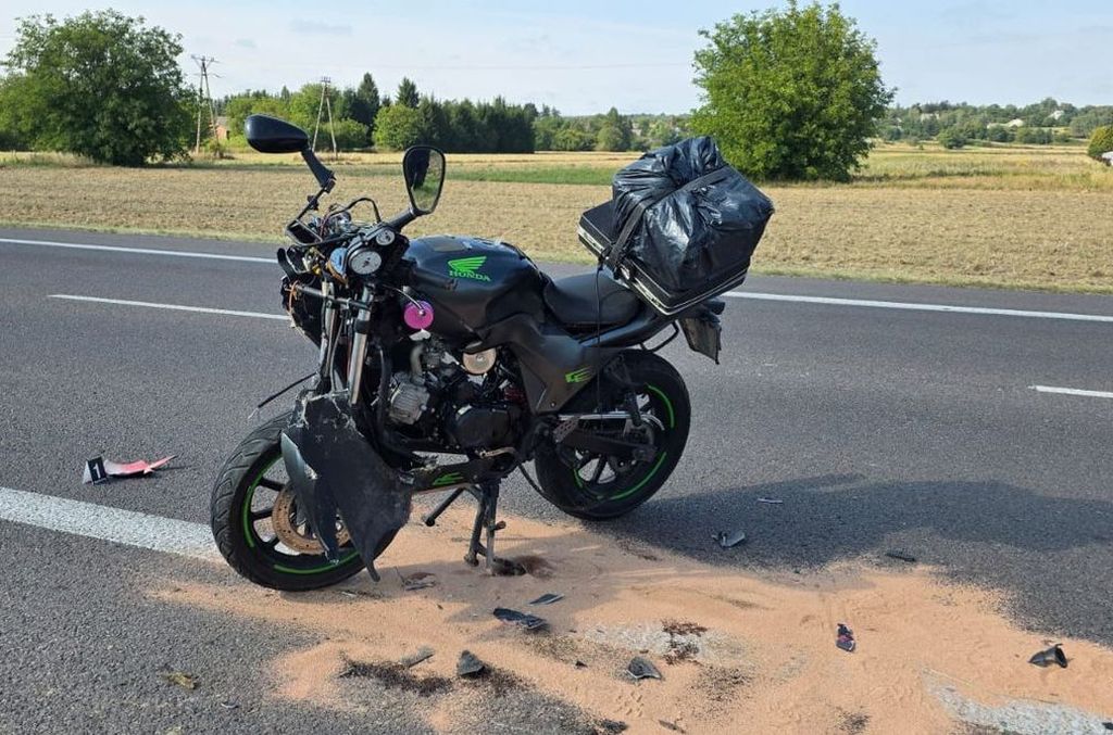 zdarzenie drogowe, zderzenie, motorower, ciągnik
