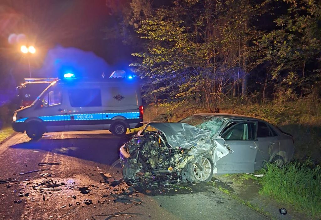 wypadek, zdarzenie drogowe, zderzenie, ciągnik, auto