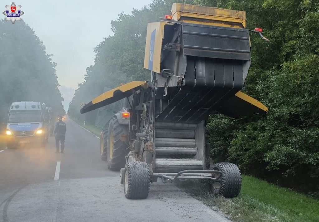pożar, prasa, maszyna rolnicza, policjanci