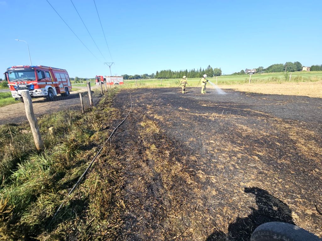 pożar, ciągnik, akcja gaśnicza, straty