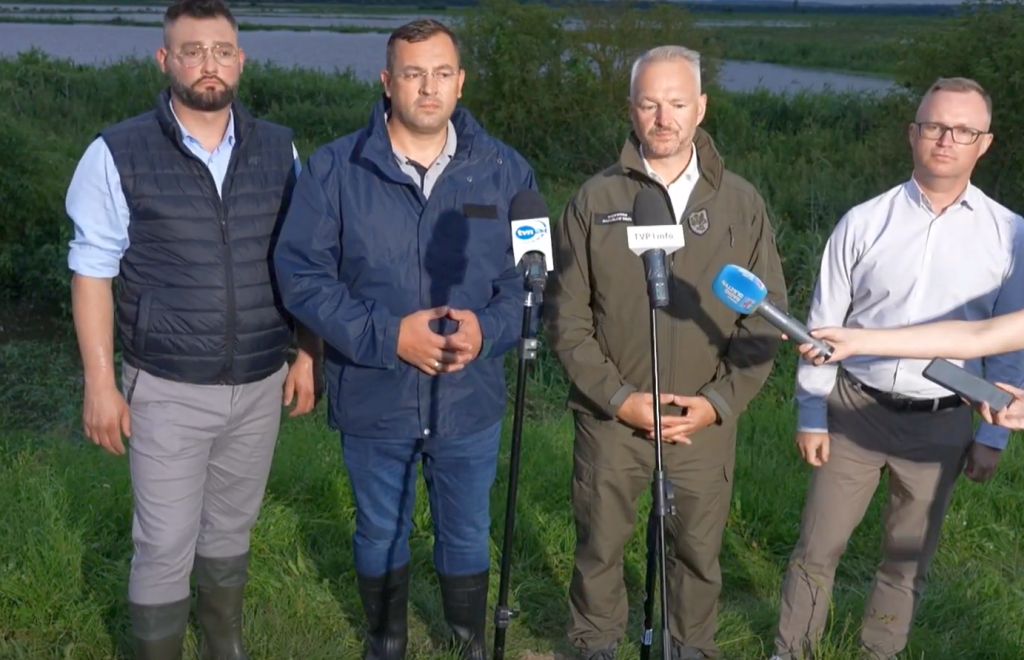 psp, minister rolnictwa, krajewski, przerwany wał, zalane pola