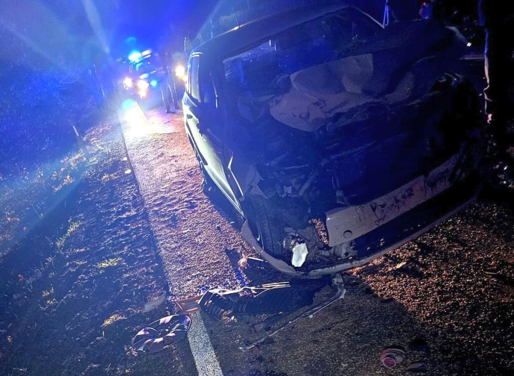 zderzenie, auto, ciągnik, siewnik, ranny traktorzysta