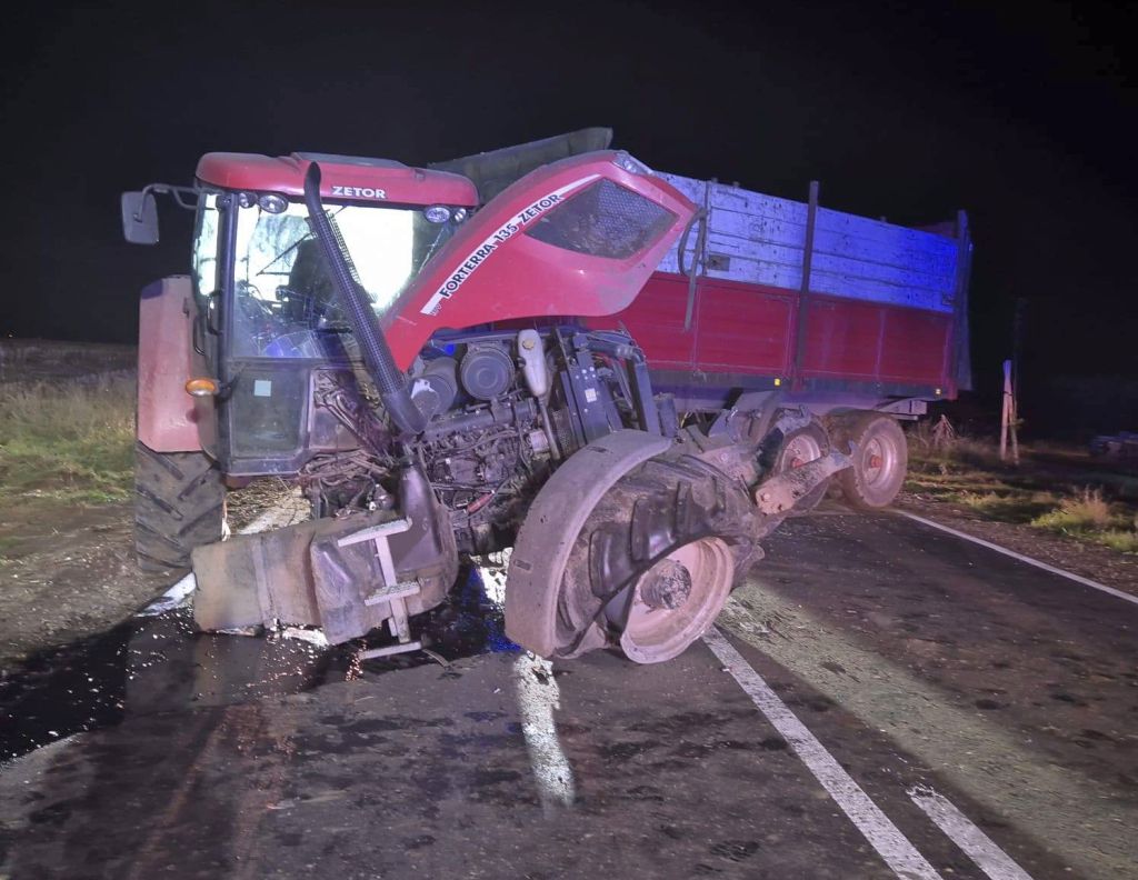 zderzenie, ciągnik, auto, nieustąpienie pierwszeństwa