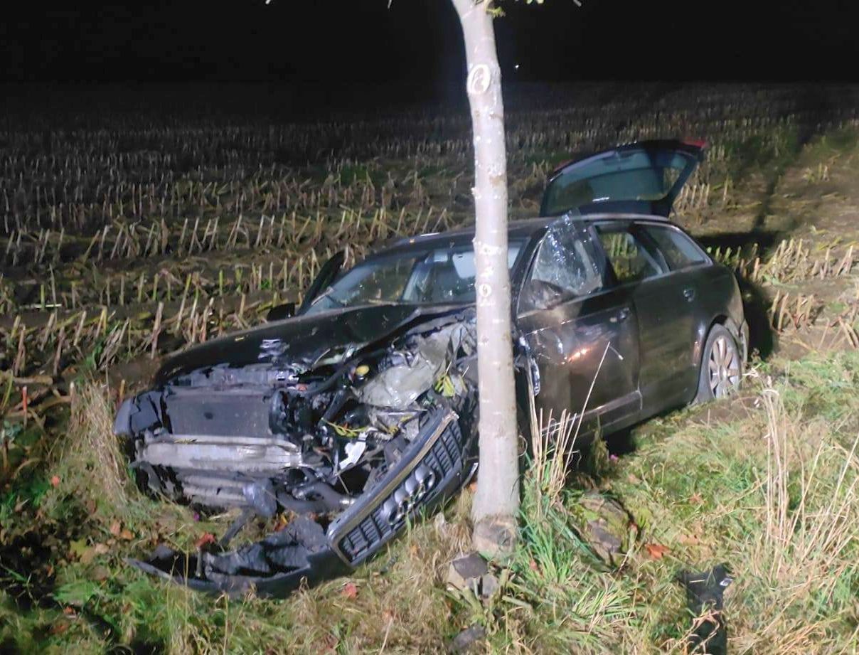 zderzenie, ciągnik, auto, nieustąpienie pierwszeństwa